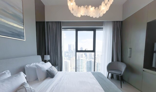 ラグジュアリーブルジュロイヤルアパートバルコニー＆息をのむビュー