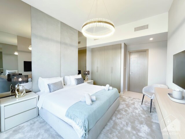 ラグジュアリーブルジュロイヤルアパートバルコニー&息をのむビュー