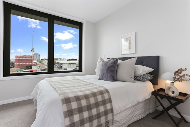 エンフィールド・スカイ － ブランド・ニュー・ペントハウス