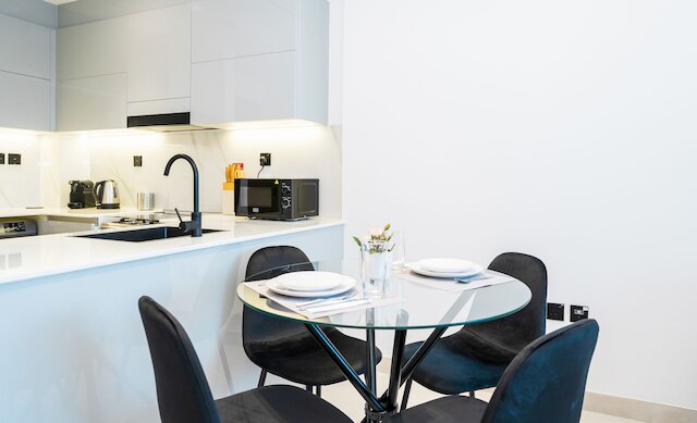 ホームズゲッタウェイ コージー1BR in ビンガッティ運河