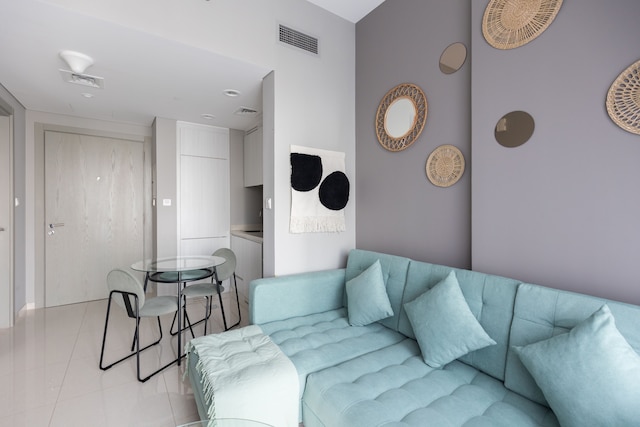 静かな1BRリバービュー