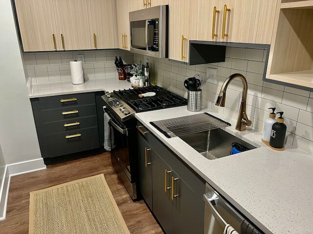 コンフィーゲタウェイ バイ DC,メトロ,空港