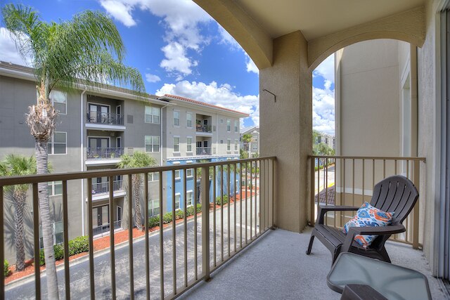 シャインヴィラズの@vistaカイの現代的な #403