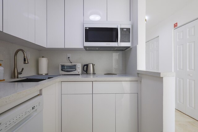 ラ・マリニータ-マリーナビュー プール 駐車場 位置