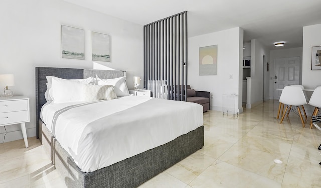 ラ・マリニータ-マリーナビュー プール 駐車場 位置