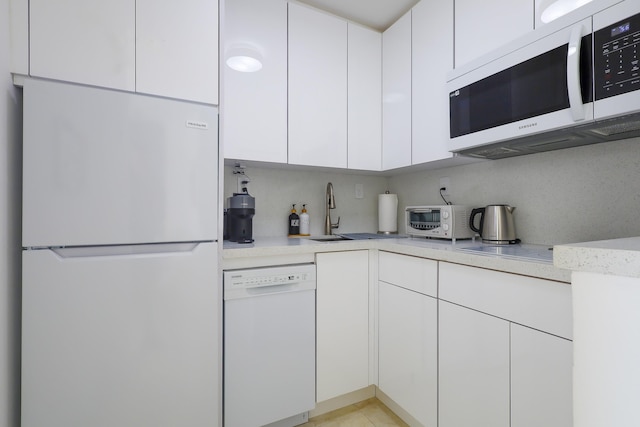 ラ・マリニータ-マリーナビュー プール 駐車場 位置