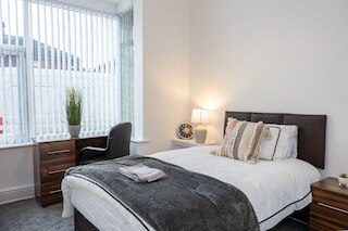 サルフォードの魅力的な4ベッド・ゲストハウス