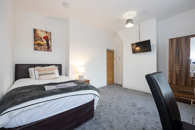 サルフォードの魅力的な4ベッド・ゲストハウス