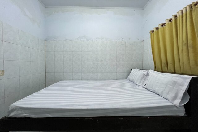 ホテル O ポンドック スルヤ ニア ファクリタス テクニック ウンハス ゴワ