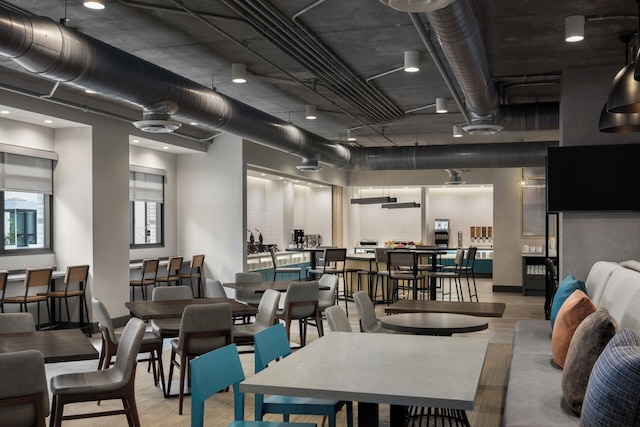 ホーム2 スイーツ バイ ヒルトン オースティン イースト サイド 5th ストリート