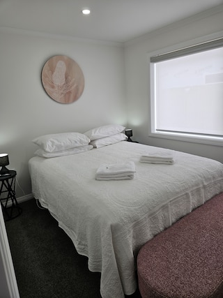 レッドウッド アパートメンツ