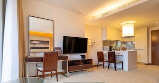 LUX | ザ・エマール・ファッション・アベニュー・スタジオ