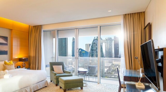 LUX | ザ・エマール・ファッション・アベニュー・スタジオ