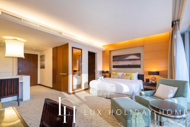 LUX | ザ・エマール・ファッション・アベニュー・スタジオ