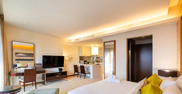 LUX | ザ・エマール・ファッション・アベニュー・スタジオ