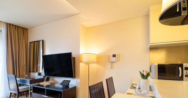 LUX | ザ・エマール・ファッション・アベニュー・スタジオ