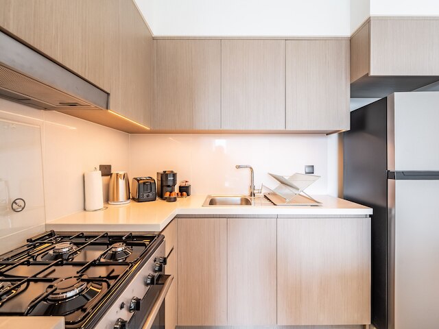 チャーミング・スカイライン・ビューフロム・ディス・ファンシー・ダウンタウン・アパート