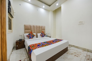 ファブエクスプレス ディビヤ ヴィラ