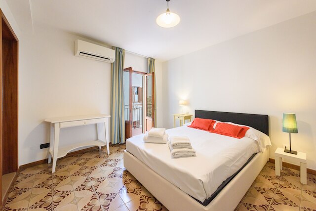 クラシック トスカネッラ バイ メガ