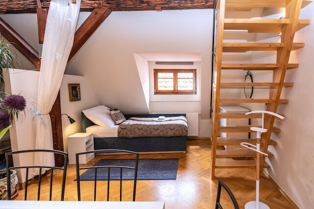 ロディンネウビヨバーニュビーレパニ