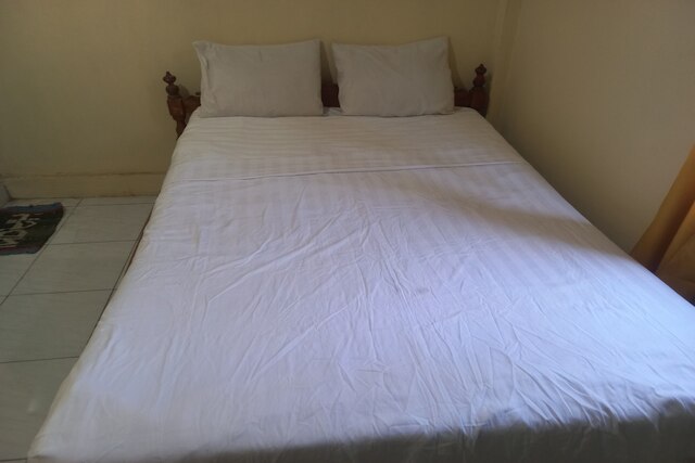 ホテル O スリパ コステル シャリア