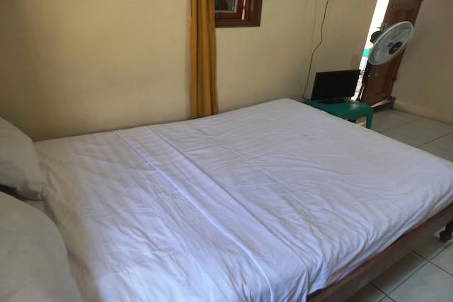 ホテル O スリパ コステル シャリア