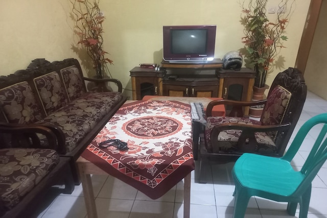 ホテル O スリパ コステル シャリア