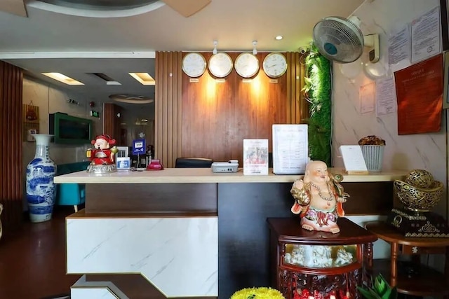 キム ドゥン ホテル トラン クワン カイ