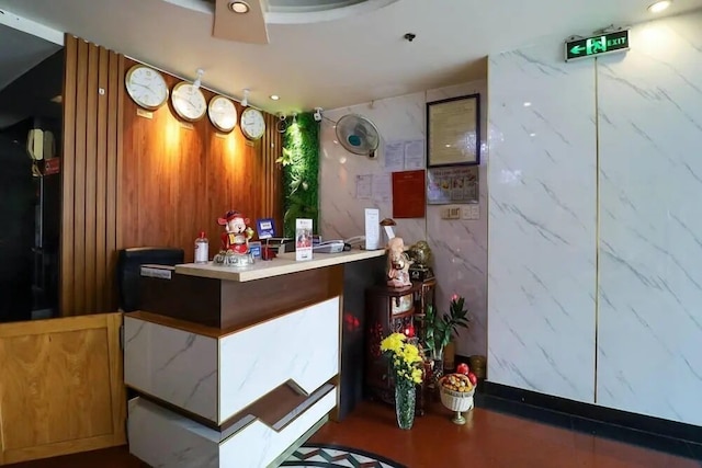 キム ドゥン ホテル トラン クワン カイ