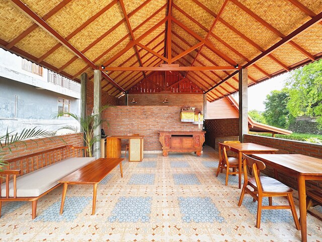 ウマ・ラオス・コテージ