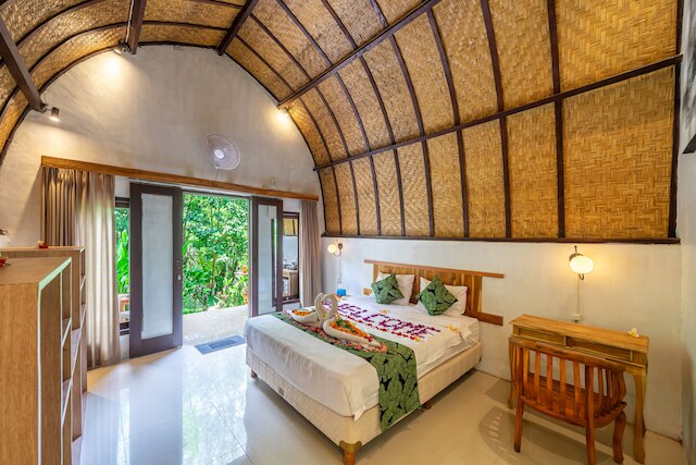 リバーサイドリトリート