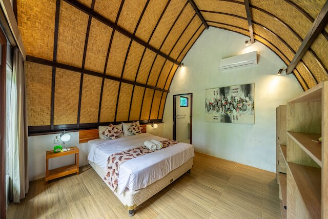 リバーサイドリトリート