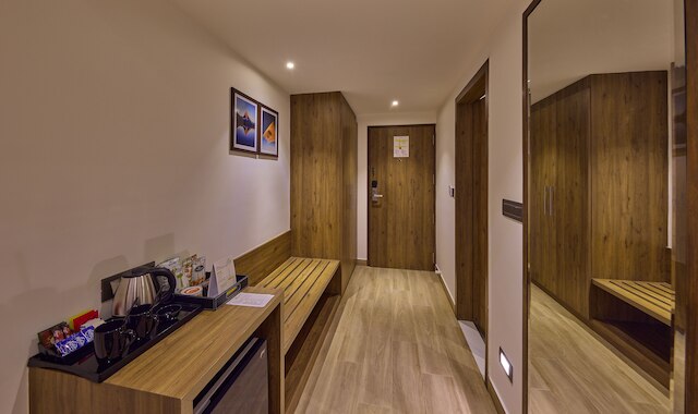 グランド コンチネント ヘッバル ア サローヴァー ポルティコ アフィリエイト ホテル