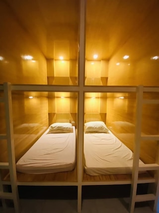 フォモ ホステル パラワン