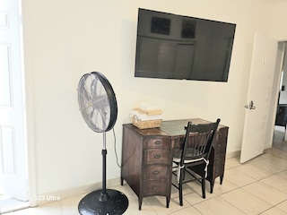 マイアミバケーションホーム 4 ベッドルーム駐車場