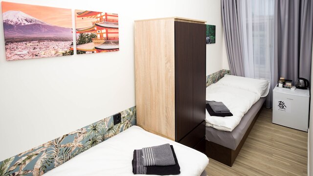 アパートメント コンチネンツ バイ トレイン & バス ストリート