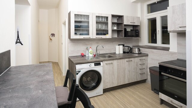 アパートメント コンチネンツ バイ トレイン & バス ストリート