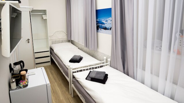 アパートメント コンチネンツ バイ トレイン & バス ストリート