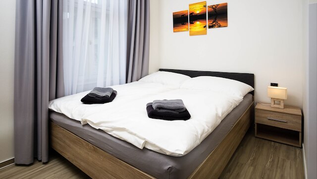 アパートメント コンチネンツ バイ トレイン & バス ストリート