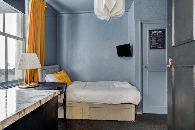 ロンドンコレクションケンジントンガーデンズ