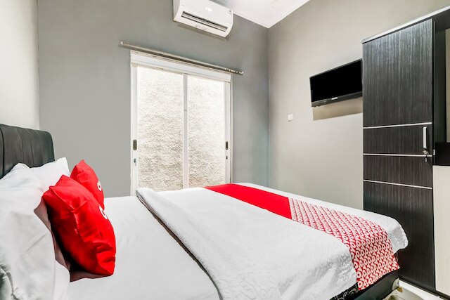 OYO ライフ 91239 コスト ロサンディ ハウス ジョグジャカルタ