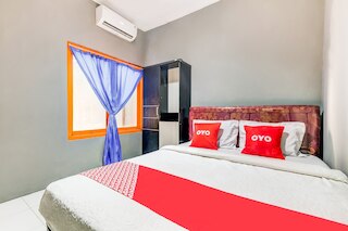 OYO ライフ 91239 コスト ロサンディ ハウス ジョグジャカルタ