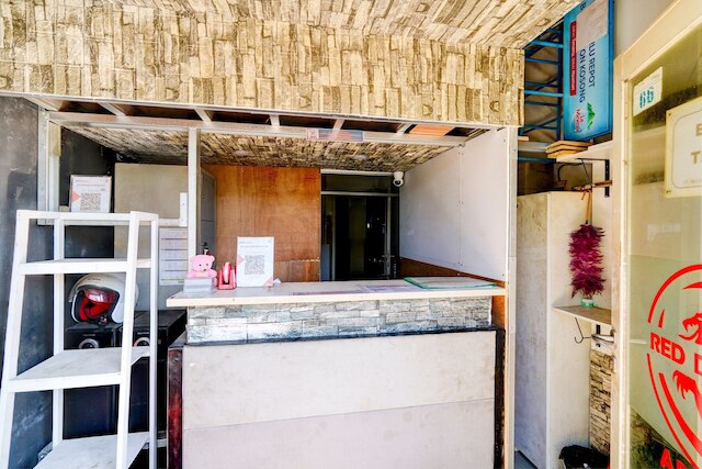 OYO ライフ 92874 アパルテメント グランド セントラランド カラワン バイ レッド ドラゴン