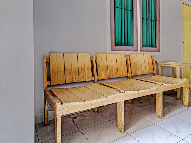 OYO ライフ 92709 コスト テラス チカプンドゥン シャリア