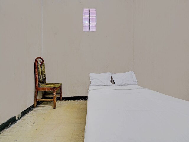 OYO ライフ 92709 コスト テラス チカプンドゥン シャリア