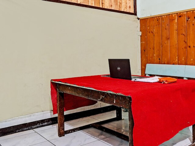 OYO ライフ 92709 コスト テラス チカプンドゥン シャリア