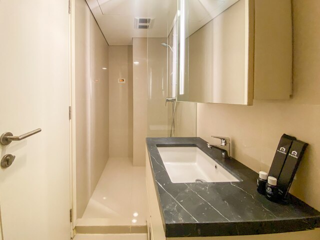 ミニマリストのスタジオルームマーカスドラファイエットアパートメント