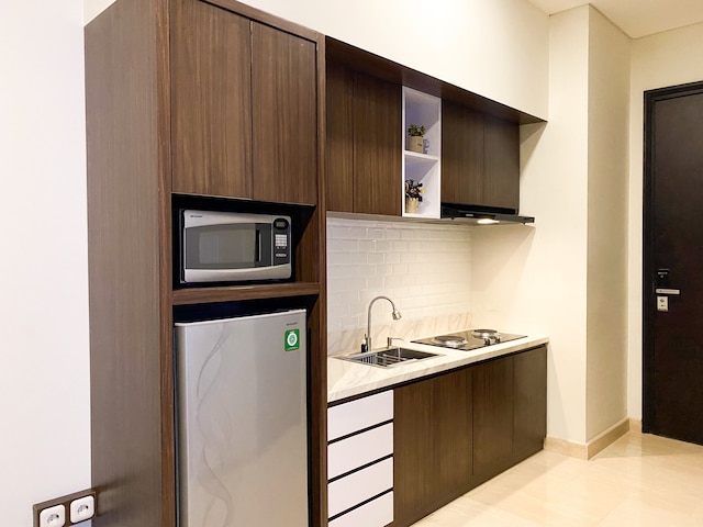 エレガントで快適な1BRスディルマンスイーツアパート