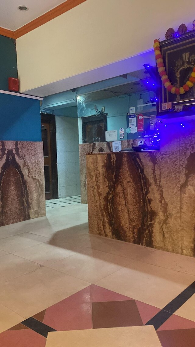 ホテル クリシュナ パレス バイ GRB