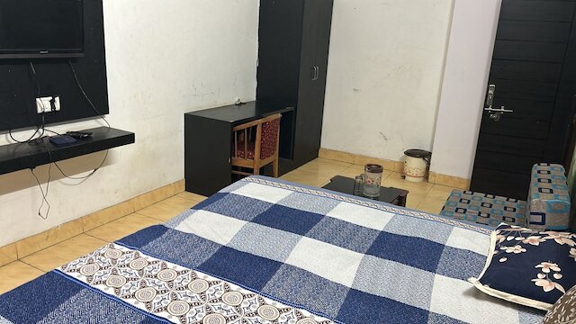 ホテル クリシュナ パレス バイ GRB